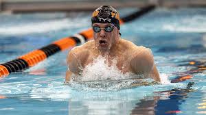 Men's swimming and diving rolls to win at 2018 Don Richards Invitational