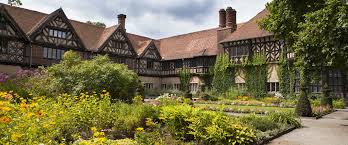 Potsdam Schloss Cecilienhof Im Neuen Garten Garden Town Traditional Building English Country House