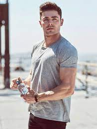 Zac efron has social media abuzz after fans took note to his appearance. Ø§Ù„Ø¥Ø³ÙƒØ§Ù† ÙŠØ³ØªÙØ² ØºØ±ÙŠØ¨ Ø§Ù„Ø£Ø·ÙˆØ§Ø± Zac Efron Hugo Boss Photoshoot Alterazioni Org