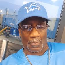 Sophomore Jalen Duren has been IMPRESSIVE over the Pistons' first 2 games  of the season. 💪🏽 📊 15.5 PPG, 15.5 RPG, 3.5 APG, 3.0 BPG, 79 FG% A  Center to Watch! 👀