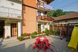 Pentru a furniza clienţilor noştri tarife imbatabile la hoteluri alese pe sprânceană, agoda.com prezintă o scală completă de hoteluri de la cele de 5 stele până la cazări ieftine din băile herculane. Pensiunea President Baile Herculane 3 Cazare In Baile Herculane