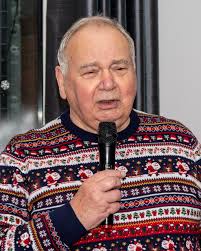 Huge thank you to Wolverhampton Chamber Choir & Foggy who helped kick off  the festivities last night. Great team effort from staff and members who  have created this growing tradition at Wolverhampton