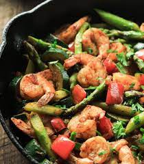 This Ultra Easy Shrimp Vegetable Skillet Recipe Is Loaded With Veggies Flavorful Spices And Shrimp It S A Lo Easy Vegetable Recipes Recipes Vegetable Recipes