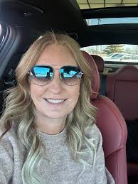 Delete if now allowed but I really need some friends especially ones that  love halloween and fall I'm 21 and would love to get to know a wide variety  of people around