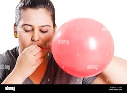 Ballon sprengen -Fotos und -Bildmaterial in hoher Auflösung