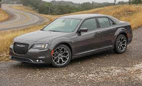2015 Chrysler 300 V 6 Rwd Awd First Drive 194 172 8211 Review 8211 Car And Driver