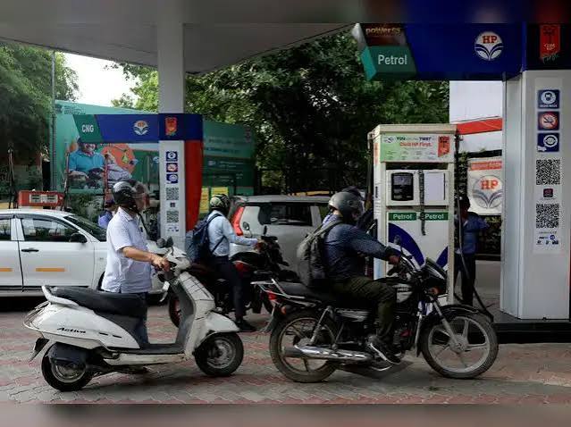 Emails reveal Indian carmakers' fuel contamination worries before public  retreat - The Economic Times