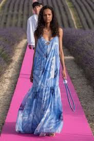 See more of jacquemus on facebook. Le Coup De Soleil Die Kollektion Von Jacquemus Im Sommer 2020
