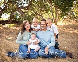 This Could Work With 3 Actually Outdoor Family Photos Family Picture Poses Photography Poses Family
