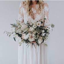 Read through our floral checklist and comprehensive guide for summer, spring, winter, and you can download our free printable wedding flowers checklist and bring it to your next meeting with your wedding florist. 1 Pinterest Flower Bouquet Wedding Country Wedding Flowers Neutral Wedding