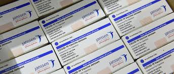 Esta vacuna, denominada ad26.cov2.s, está basada en un tecnología sólidamente documentada con un adenovirus recombinante no replicativo, para generar una respuesta inmunológica frente a una de. Ibiza No Recibe Vacunas De Janssen Porque Se Quedan Todas En Mallorca Diario De Ibiza