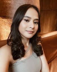 7 Gaya Makeup untuk Remaja ala Cathy Fakandi, Mudah Natural