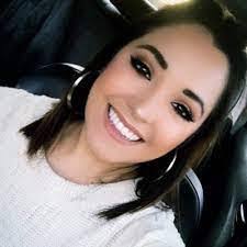 Jennifer Samayoa's Instagram, Twitter & Facebook