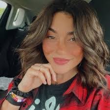 Alyssa Stanton's Instagram, Twitter & Facebook