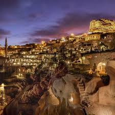 Ancak balon ile tüm bu yerlerin içinden ve etrafından geçersiniz ve muhteşem manzaraları seyredebilirsiniz. Hotel Hotel The Loop Cappadocia Avanos Trivago Com