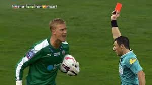 Dragit på sig 39 gula kort. Nar Malvakter Far Rott Kort I Svensk Fotboll 1 Youtube