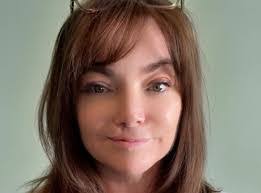 Tami Bravo's Instagram, Twitter & Facebook