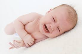 Kenali 16 penyebab bayi menangis terus menerus dan 16 cara mengatasi bayi rewel yang sangat membantu menenangkan bayi yang rewel. Amankah Membiarkan Bayi Menangis Sebelum Tertidur