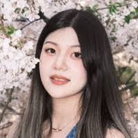 Stella Pan's Instagram, Twitter & Facebook