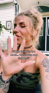 Regreso de Heelys: Estilo Retro en el Trabajo