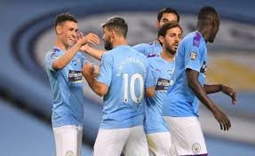 Γίγαντας της premier league πλέον η μάντσεστερ σίτι με την αξία της να εκτινάσσεται στα 2.364 δισ.λίρες, ενώ η γιουνάιτεντ κοστολογείται πλέον 2.087 δις λίρες, έχοντας πτώση 376 εκατ. Mantsester Siti In Gr