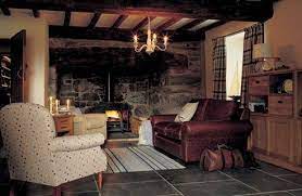 Lighter Isn T Always Better Dim Beautiful Rooms Cottage Style Living Room Traditional Design Living Room Living Room Design Styles