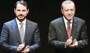 Çifti görüntüleyen türk faytoncu, 'berat albayrak eşi ile yürüyor ve çocuk arabasını. Erdogan Ve Albayrak A Hakaretten Tutuklu Sahsa 1 Yil 9 Ay Hapis