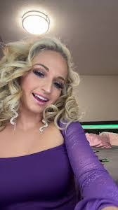 Shalynn Smith's Instagram, Twitter & Facebook