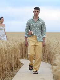 A man's guide to summer dress part ii. These Are The Men S Fashion Trends For Spring Summer 2021 Vogue Paris