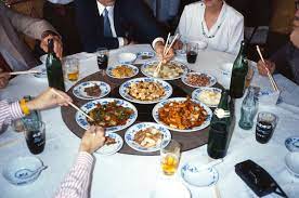 Although they are common in chinese restaurants, the lazy susan is a western invention. Lazy Susan Wikipedia