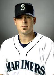 Phillies claim Greg Dobbs from Mariners