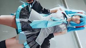 コミックマーケットの会場で激写された超美形レイヤーの極上パンチラを盗撮