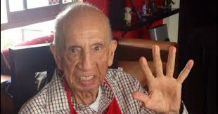 Héctor Lechuga se lleva etapa importante de comedia política en México:  Hernández. Con Maxine Woodside