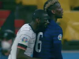 Antonio rudiger có hành động chơi xấu với pogba, nhưng không phải nhận án phạt nào từ tổ trọng tài. Paul Pogba Accuses Antonio Rudiger Of Bite During France V Germany