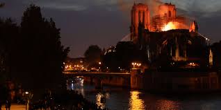 Un incendie a ravagé la cathédrale inscrite au patrimoine mondial de l'humanité le 15 avril 2019. Incendie A Notre Dame De Paris Cette Cathedrale Nous La Rebatirons Promet Emmanuel Macron