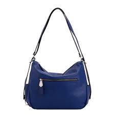 Carpisa produce da anni moltissimi modelli a prezzi accessibili per tutte le tasche, che oggi giorno non è poco. Borsa Zaino Agle Carpisa