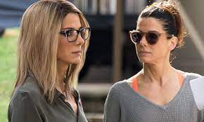 In 1995, sandra went blonde. Sandra Bullock Gets Into Character With A Blonde Wig And Glasses For New Movie Daily Mail Online