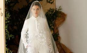 Wir haben unterschiedliche marken ausführlich getestet und wir zeigen unseren lesern hier unsere ergebnisse. Anzug Statt Brautkleid Woman At