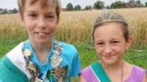 Robin Schulte's Instagram, Twitter & Facebook