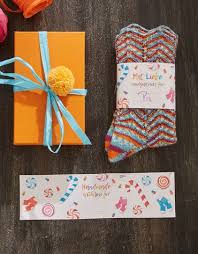 Alle möglichen lineale einfach selbst. Mit Unserer Geschenkbanderole Zum Ausdrucken Verleihst Du Deinem Geschenk Noch Eine Ganz Personl Socken Stricken Stricken Geschenke Stricken Elastisch Abketten