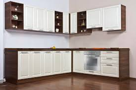 Formele, culorile, accesoriile si materialele pot fi diferite in functie de preferintele dumneavoastra. Bucatarie Classic