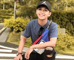 Pernah menyertai program biodata dan latar belakang penyanyi aiman tino. Aiman Tino Tidak Letak Sasaran Untuk Berkahwin Tidak Tahu Bila Jodoh Akan Tiba Hiburan Mstar