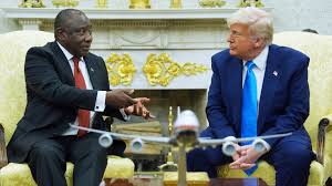 Trump confronts South Africa President Cyril Ramaphosa in Oval Office,  shows purported evidence of genocide - ABC7 Chicago