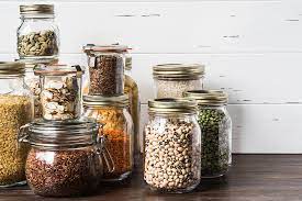 En tapas de frascos o frascos, se aplican dos capas una vez cascola (sobre el frasco) y para darle más importancia o resaltar se colocan las capas que desee de papel higiénico y luego la capa de porcelana del color deseado, la misma debe ser siempre un poco más grande que el tamaño. Como Hacer Manualidades Con Tapas De Tarros Ava