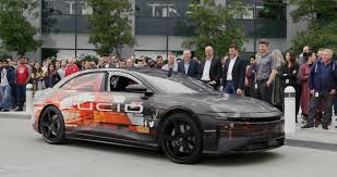 Lucid motors is an ev startup company that also supplies batteries to the formula e racing series. Lucid Will Take Your 1000 Now For A 200 Mph Air Sedan Later