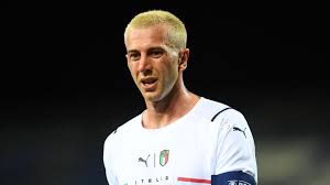 2 capelli biondi ossigenati uomo . Capelli Uomo 2021 I Tagli Delle Star