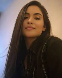 I'm a 55 year old… never married, I'm a high school teacher. 😀💭 I need  friendship.... Threads🤨