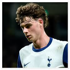 ✍️ Welcome to York, AJ Greaves! 🔴🔵 The midfielder joins