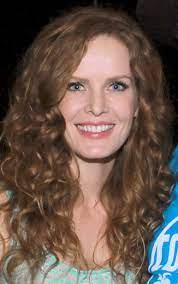 La bruja mala del oeste está basada en el personaje del mismo nombre de la novela para niños el maravilloso mago de oz. Rebecca Mader Wikipedia