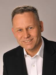 Marion Baer's Instagram, Twitter & Facebook